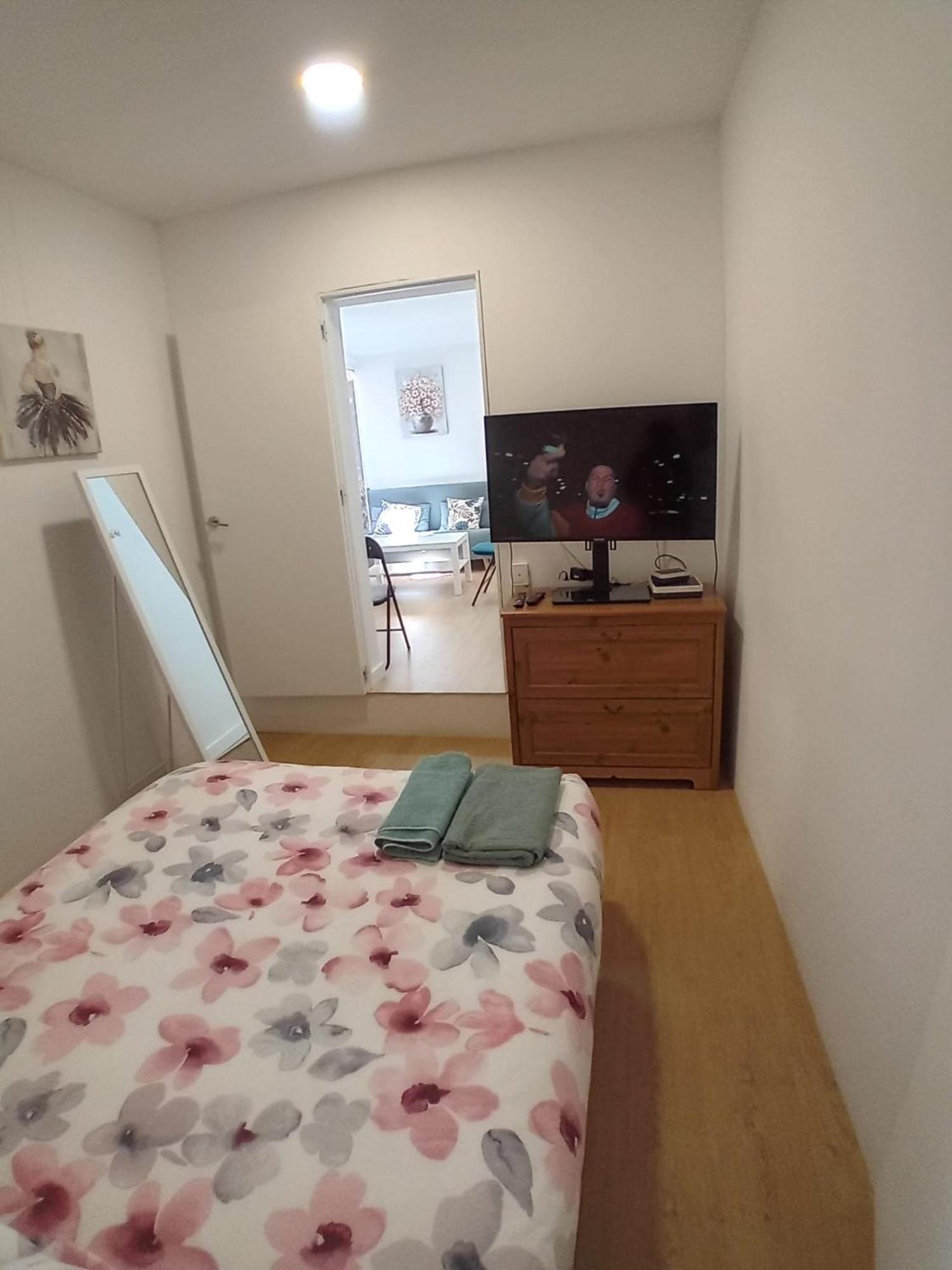 Appartamento Alquilo Mini Departamento Sant Boi de Llobregat Esterno foto